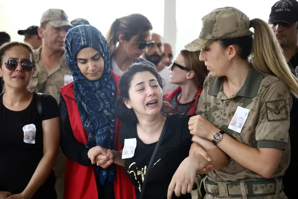 Şehit Uzman Onbaşı Yücel son yolculuğuna uğurlandı-6