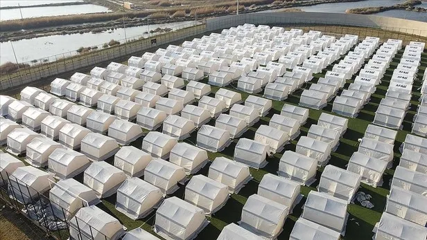bakan-ozerden-osmaniyedeki-afet-koordinasyon-merkezinde-onemli-aciklamalar-25-bin-883-ogrenci-kentlerine-geri-1680881829233.jpeg Bakan Özer'den Osmaniye'deki Afet Koordinasyon Merkezi'nde önemli açıklamalar: "25 bin 883 öğrenci kentlerine geri dönmeye başladı"-3