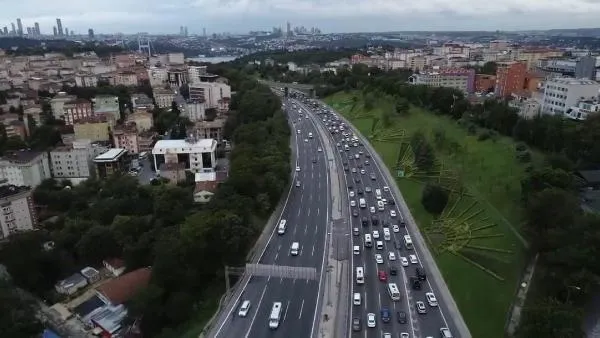 İstanbul'da okullar açıldı trafik yoğunluğu başladı!-2