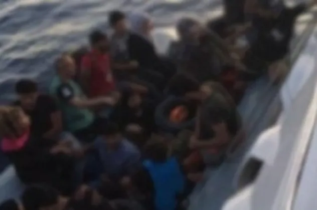 İzmir'de kaçak göçmen operasyonu
