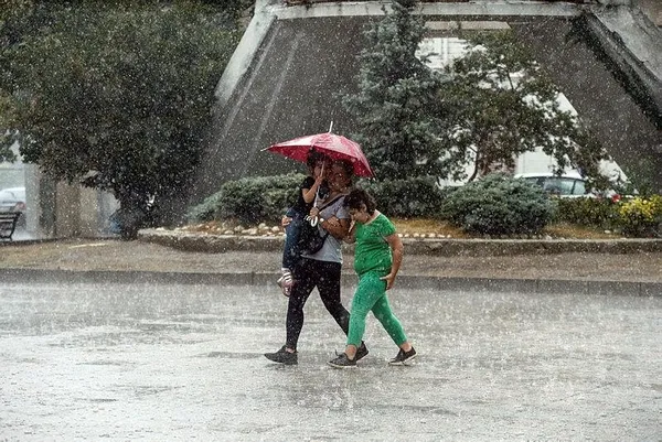 Son dakika: Meteoroloji'den İstanbul'a sağanak yağış uyarısı | 21 Ağustos hava durumu-2