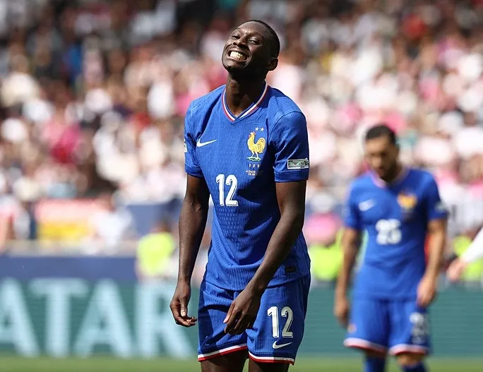 Kolo Muani Juve’de kaldı