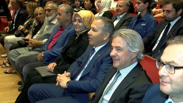cumhurbaskanligi-sozcusu-ibrahim-kalin-istanbul-4-uluslararasi-halk-muzikleri-festivalinde-sahne-aldi-1664922131012.jpeg Cumhurbaşkanlığı Sözcüsü İbrahim Kalın İstanbul 4. Uluslararası Halk Müzikleri Festivali'nde sahne aldı-2