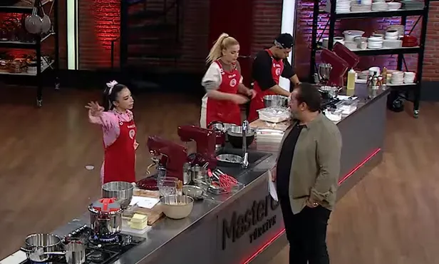 destan-tum-rakiplerine-havlu-attirdi-ortada-ne-masumlar-apartmani-kaldi-ne-de-masterchef-1638952443751.jpg Ortada ne Masumlar Apartmanı kaldı ne de Masterchef! Destan tüm rakiplerine havlu attırdı!-2