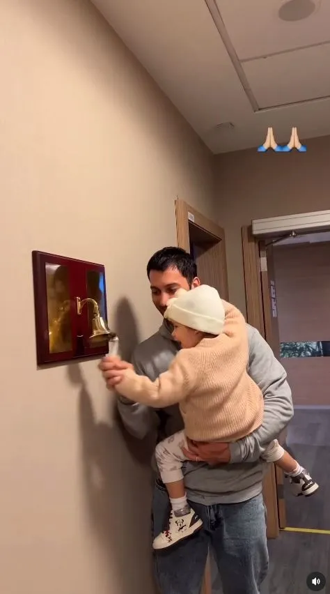 zor-gunler-geride-kaldi-hande-ercelin-yegeni-aylin-mavi-kanseri-yendi-gamze-ercel-caner-yildirim-cifti-mujdeyi-1704105334424.jpg Zor günler geride kaldı! Hande Erçel’in yeğeni Aylin Mavi kanseri yendi! Gamze Erçel-Caner Yıldırım çifti müjdeyi böyle duyurdu-6