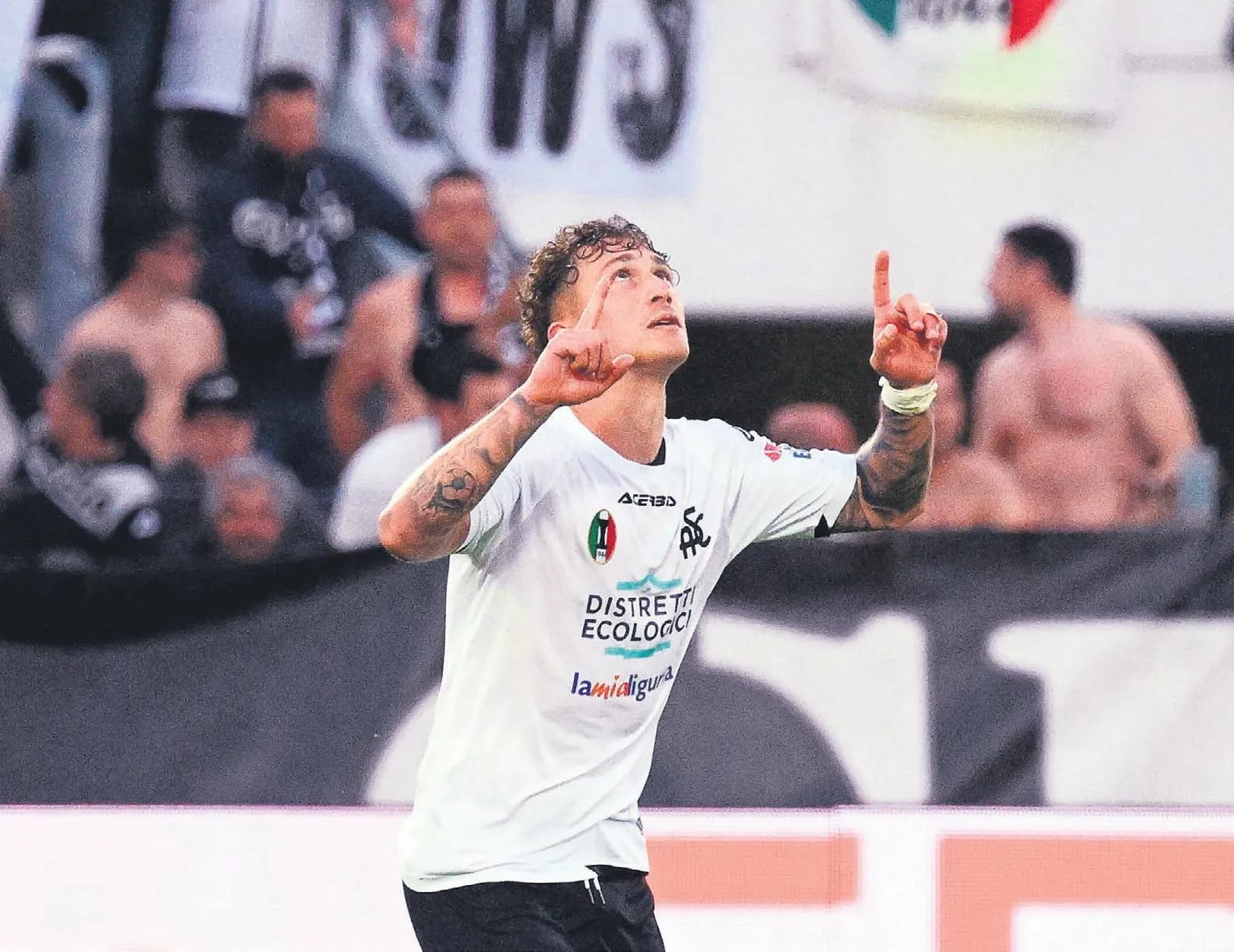 Esposito’da rakip çıktı!