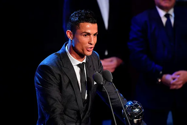 Cristiano Ronaldo hamile sevgilisini aldattı-8