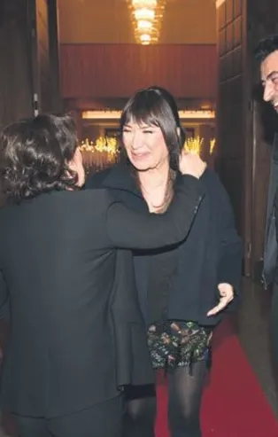 Yeni yıl için düzenlenen “2022’ye GÜNAYDIN” konsepti nefesleri geçti! Yıldızlar geçidi...