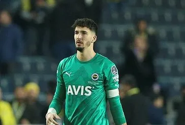 Fenerbahçe’ye yıldız kaleci! Altay Bayındır...