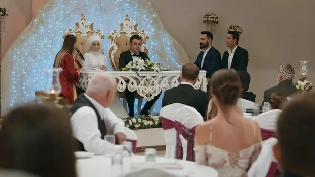 sen-anlat-karadeniz-60-bolum-canli-izle-tarik-ve-mercanin-bulusmasinda-silahlar-cekiliyor-1571244679945.jpg Sen Anlat Karadeniz 60. bölüm izle! Tarık ve Mercan'ın buluşmasında silahlar çekiliyor-1