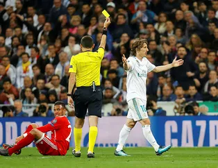 Cüneyt Çakır Real Madrid - Bayern Münih Maçına damga vuran isim oldu
