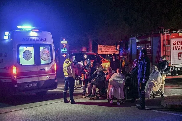 Üsküdar'da bulunan Sultan Abdülhamid Han Eğitim ve Araştırma Hastanesi'nde yangın! Valilik açıkladı: Bir hasta hayatını kaybetti-7