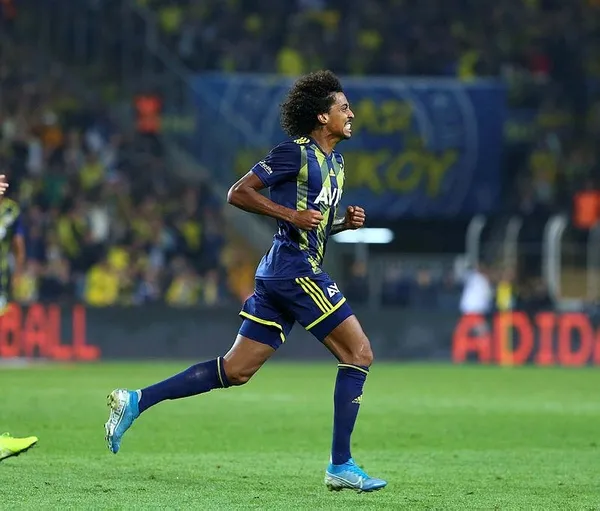 luiz-gustavoda-son-durum-galatasaray-derbisinde-forma-giyecek-mi-1612559825183.jpeg Luiz Gustavo’da son durum! Galatasaray derbisinde forma giyecek mi?-4