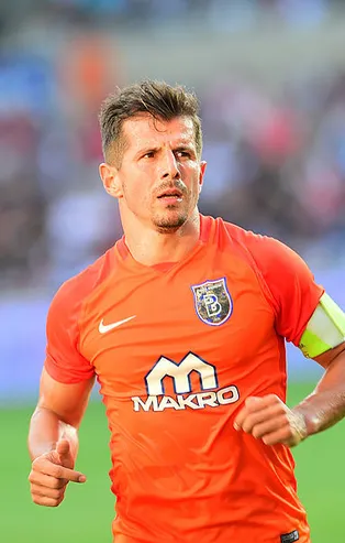 Emre Belözoğlu Fenerbahçe'ye dönüyor