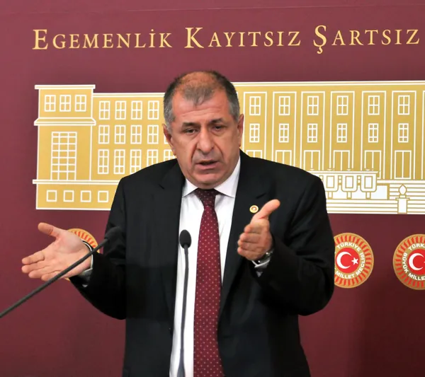 son-dakika-iyi-partili-umit-ozdag-meral-aksener-bana-birini-yollayip-parti-kurmami-istedi-1605345127155.jpg