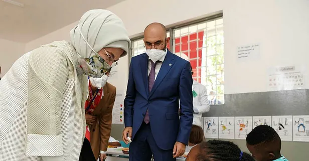 Emine Erdoğan'dan "geçmiş olsun" dileğinde bulunan Togolu öğrencilere teşekkür