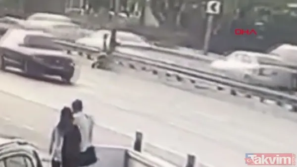 İstanbul'da korkunç kaza kamerada! Bakırköy'de bariyerlere çarpan motosiklet sürücüsü hayatını kaybetti - 3