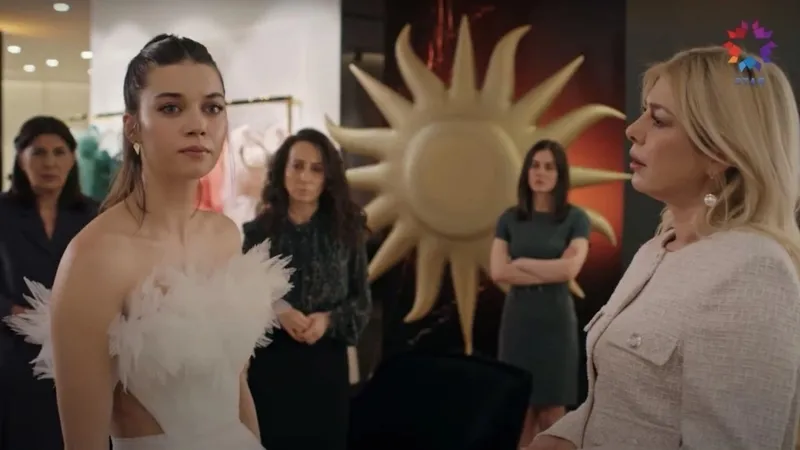 yali-capkinini-sah-mat-edecek-veda-senaryo-tepetaklak-olacak-1723032514959.jpg Senaryo tepetaklak olacak! Yalı Çapkını'nı şah mat edecek ayrılık iddiası-6