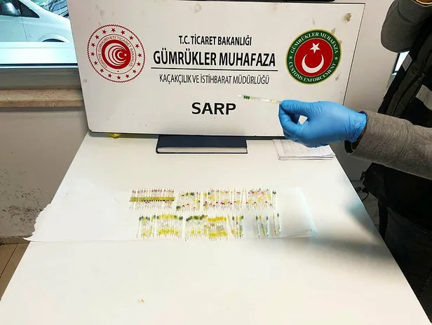 Sarp Sınır Kapısı'nda toplam 230 tüp arı ve kobra yılanı zehri ele geçirildi-1