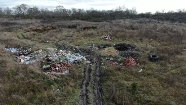 istanbulu-kuraklikla-birlikte-bekleyen-tehlike-gol-havzasi-kacak-dolum-sahasi-oldu-1609745835954.jpg İstanbul'u kuraklıkla birlikte bekleyen tehlike! Göl havzası kaçak dolum sahası oldu-5