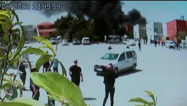 Tuzla'daki yangından yeni görüntü! İkinci patlama sonrası korku dolu anlar kamerada: Böyle kaçtılar-3