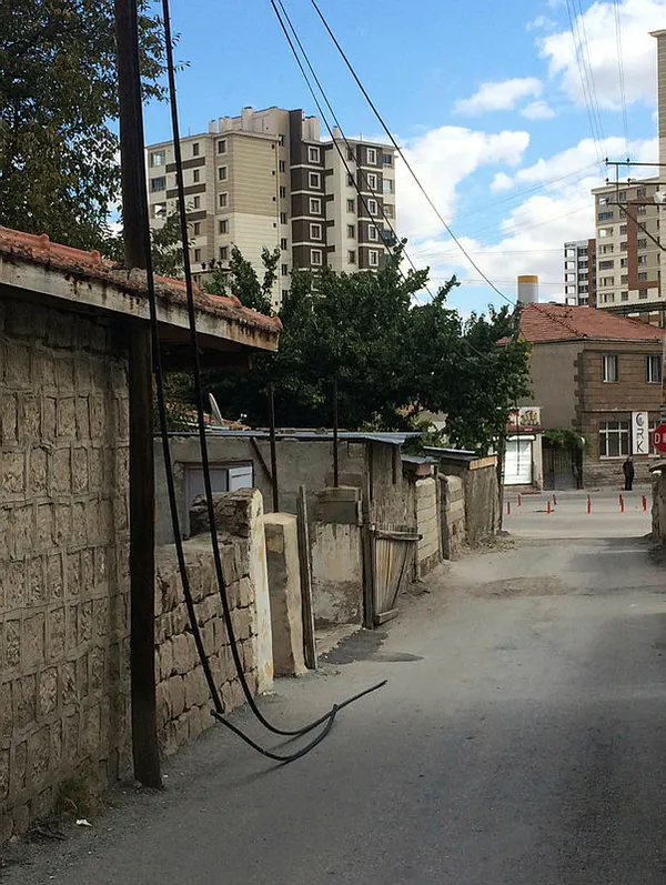 100-bin-tl-degerinde-kablo-caldi-tutuklandi-1633556155812.jpg 100 bin TL değerinde kablo çaldı, tutuklandı-1