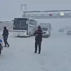 Erzincan-Gümüşhane yolu kapatıldı! Kar ve tipi geçit vermiyor