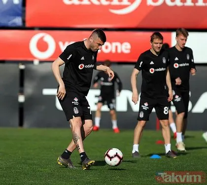 Beşiktaş’ta sola iki yeni aday