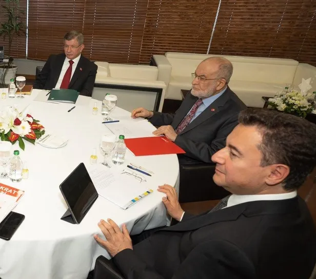 Aday yok, moral yok, çatışma çok! Masadaki kaos ve derin krizi kanıtlayan kare: Kılıçdaroğlu ve Akşener'in yüzünden düşen bin parça-5