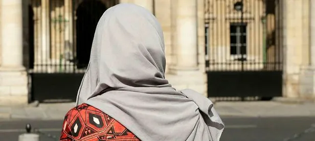 İsviçre'de skandal başörtüsü teklifi