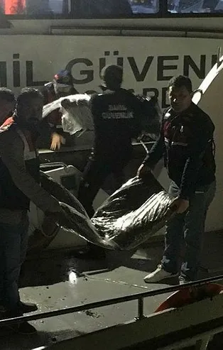 Balıkesir Ayvalık açıklarında batan tekneden 1,1 ton uyuşturucu çıktı