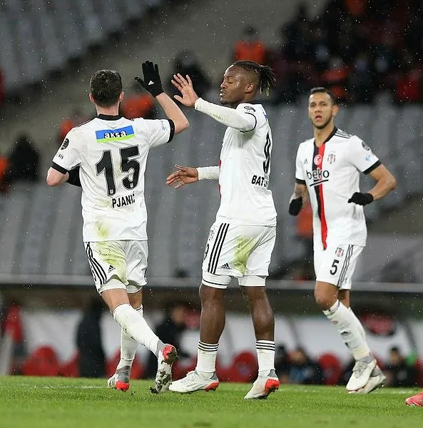 devler-mostafa-mohamed-icin-siraya-girdi-sevilla-hertha-berlin-lille-ve-lyon-kadrosuna-katmak-istiyor-1642626227353.jpeg Devler Mostafa Mohamed için sıraya girdi! Sevilla, Hertha Berlin, Lille ve Lyon kadrosuna katmak istiyor-5