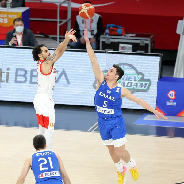 son-dakika-a-milli-erkek-basketbol-takimi-yunanistana-sinan-erdemde-76-67-yenildi-1646074825721.jpg
