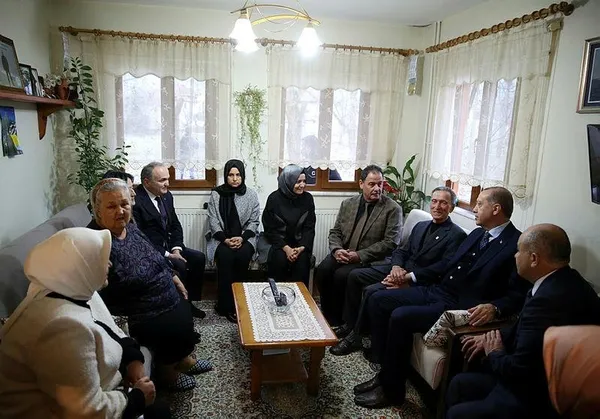 Cumhurbaşkanı Erdoğan'dan Düzce'de şehit ailesine ziyaret-1