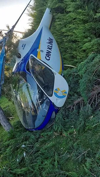 son-dakika-afyonkarahisarda-oteller-bolgesine-helikopter-dustu-1694881286243.jpeg Son dakika: Afyonkarahisar'da oteller bölgesine helikopter düştü-2