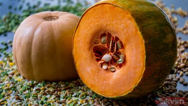 Küçük ama etkisi büyük! Kabak çekirdeği yediğinizde vücudunuzda neler değişiyor? Uzmanlar 5 şaşırtıcı etkiyi açıkladı - 8