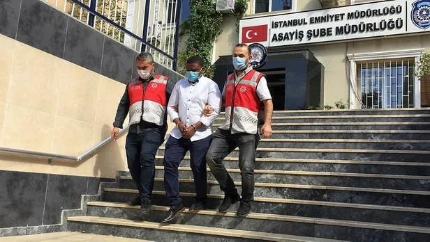 İstanbul'da kendisini 'Amerikan subayı' olarak tanıtan Nijeryalı dolandırıcı suçüstü yakalandı - 3