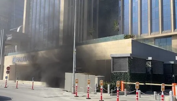 istanbul-finans-merkezinde-korkutan-yangin-1690214568860.jpeg İstanbul Finans Merkezi’nde korkutan yangın-4