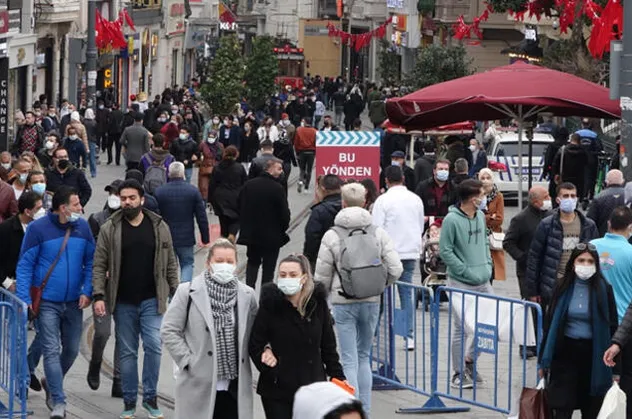 İstanbul'da durum vahim! Bu bölgelerde yaşayanlar dikkat! İlçe ilçe açıklandı! Bulaşmayan kalmayacak