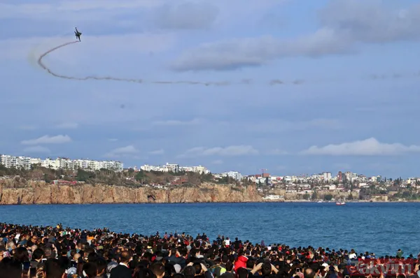 Antalya'nın fethi törenlerinde SOLOTÜRK'ten nefes kesen gösteri - 27