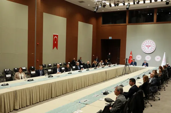 bilim-kurulu-toplantisi-ne-zaman-yeni-koronavirus-tedbirleri-gelecek-mi-gozler-saglik-bakani-kocanin-aciklamasinda-1641361463028.jpg Bilim Kurulu Toplantısı ne zaman? Yeni koronavirüs tedbirleri gelecek mi? Gözler Sağlık Bakanı Koca'nın açıklamasında-2