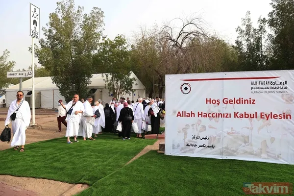 Hacı adayları Arafat yolunda! Diyanet İşleri Başkanı Ali Erbaş talimatı verdi: Hacı adaylarının Arafat’a intikali başladı - 19