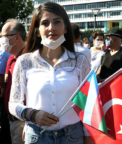 izmirde-ermenistanin-azerbaycana-yonelik-agir-silahli-saldirilari-protesto-edildi-1595433044555.jpg İzmir'de Ermenistan'ın Azerbaycan'a yönelik ağır silahlı saldırıları protesto edildi-4