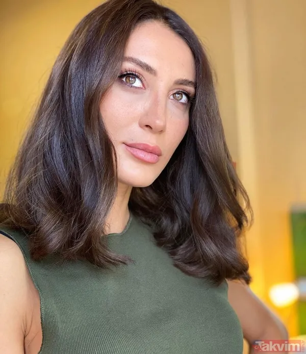 Arka Sokaklar’ın Bahar’ı Merve Oflaz önce sevgilisinin kucağında poz verdi sonra spor salonunda şov yaptı! Yatak odası paylaşımı... - 1