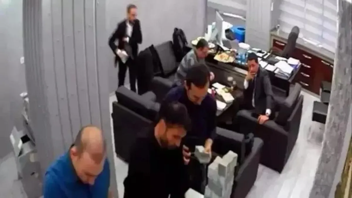 CHP'deki paradan kulede ikinci duruşma! Kilit isimler savunmaya gelmedi