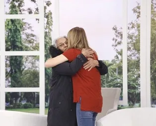 Esra Erolda herkesi gözyaşlarına boğan kavuşma