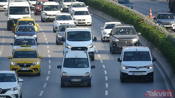 Toplu Ulaşımdaki Aksaklıklar Nedeniyle Çoğu Vatandaş, Özel Araçları İle Yola Çıkması Nedeniyle Caddelerde De Yoğunluk Yaşandı.