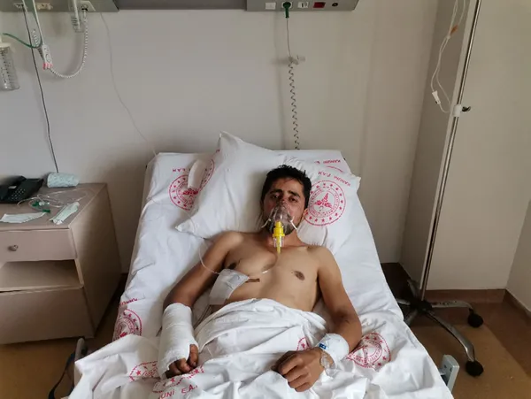 ayi-saldirisina-ugradi-coban-kopekleri-olumden-kurtardi-1605867096546.jpg Ayı saldırısına uğradı çoban köpekleri ölümden kurtardı-5