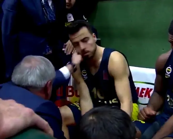 Fenerbahçe’nin koçu Obradovic’ten skandal hareket