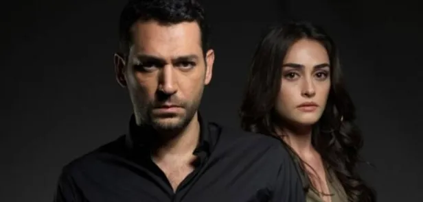 hayranlari-cok-uzuldu-show-tv-o-dizinin-fisini-cekti-basrol-oyuncularindan-veda-pozu-geldi-ortalik-karisti-1618739700239.png Başrol oyuncularından veda pozu geldi! Ortalık karıştı! Hayranları çok üzüldü! Show TV o dizinin fişini çekti!-4